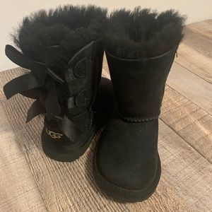 Black Bailey UGG kids size 6/EU 22.5